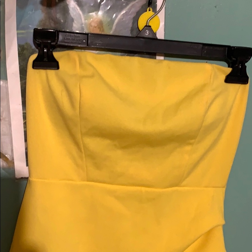 Mini Strapless Yellow Dress 💛 - Picture 4 of 4
